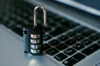 Госсайты уличили в связях с иностранным ПО