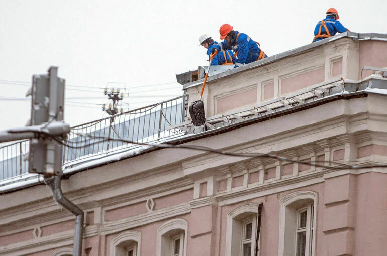 В Москве планируют кратно увеличить штрафы за неочищенные крыши