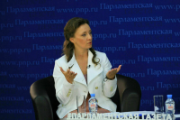 Депутат Кузнецова призвала ведомства уделить внимание теме оплаты труда педагогов