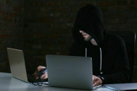 ТАСС: Генерал в отставке отдал мошенникам 19,5 млн рублей