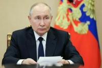 Путин поручил не допустить дефицита учителей в школах