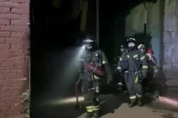 Пожарные спасли 80 человек из горящего здания на востоке Москвы