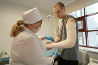 Тарифы на оплату медпомощи по ОМС хотят уравнять по всей стране