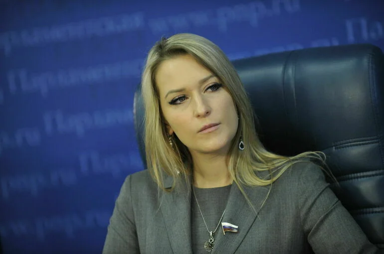 Депутат Лантратова предложила новый способ назначения пособия по уходу за ребенком 