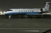 Пассажирский борт ВВС США приземлился в Москве и вылетел на запад