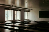 Изучение обществознания в 8-м классе сохранили на 2025/26 учебный год