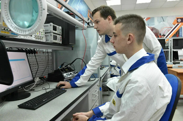 Где России взять 11 миллионов новых работников к 2030 году