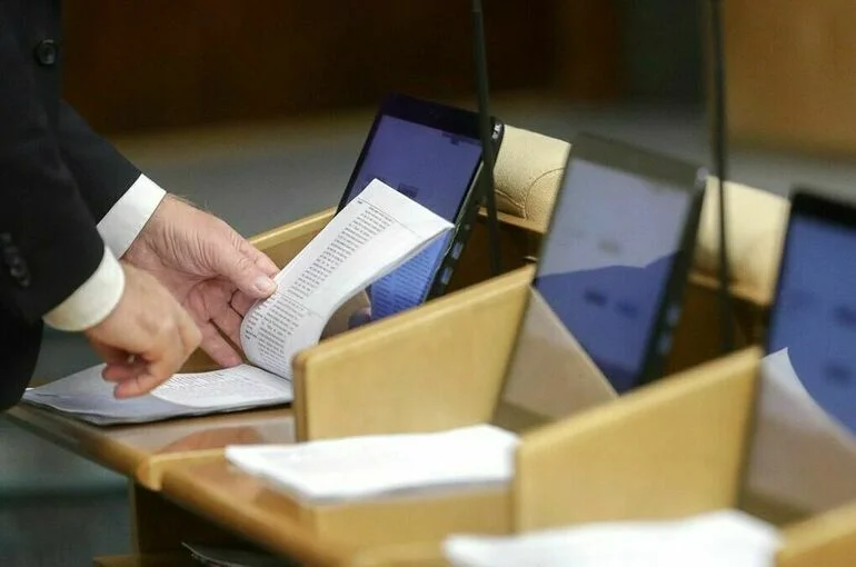 Законопроект об условиях назначения премий принят в первом чтении