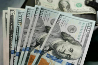 Курс доллара опустился ниже 90 рублей