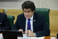 Сенатор Высокинский считает, что лифты должны обслуживаться по принципу автосервисов