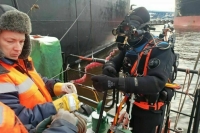 Водолазы заделали все повреждения корпуса танкера Koala в порту Ленобласти