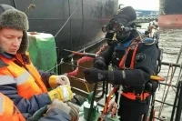 Водолазы заделали все повреждения корпуса танкера Koala в порту Ленобласти