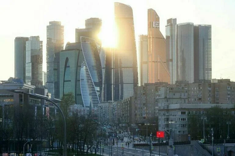 Москвичам спрогнозировали солнечную, но морозную рабочую неделю