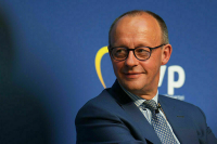 Мерц призвал включить Украину в переговорный процесс