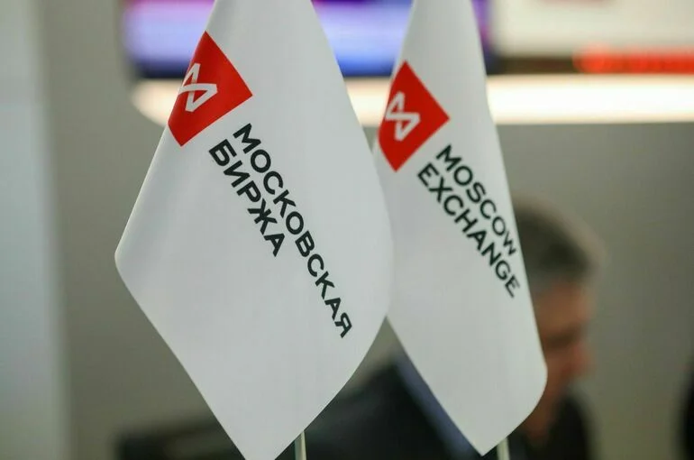 Мосбиржа начнет в экспериментальном режиме проводить торги в выходные дни