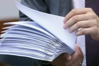 Госдума может рассмотреть введение штрафов за продажу энергетиков детям
