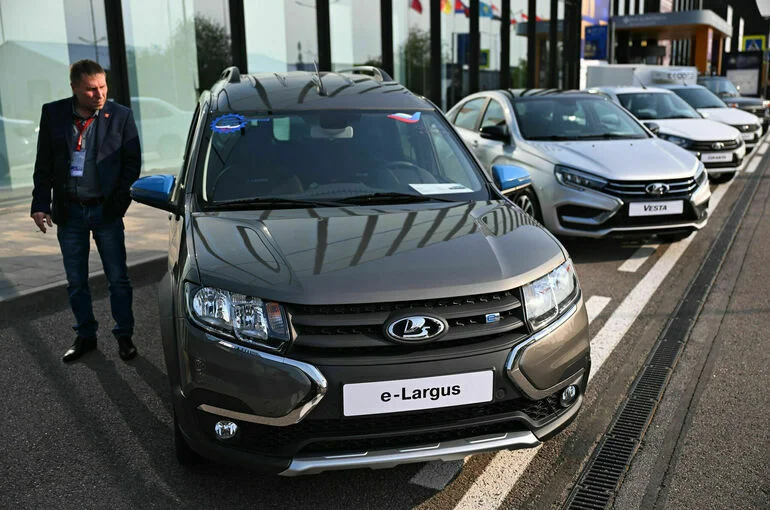 Большие гонки: от «копейки» до электрического LADA Largus с ветерком