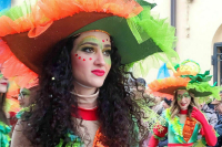 Италия погрузилась в карнавальное веселье