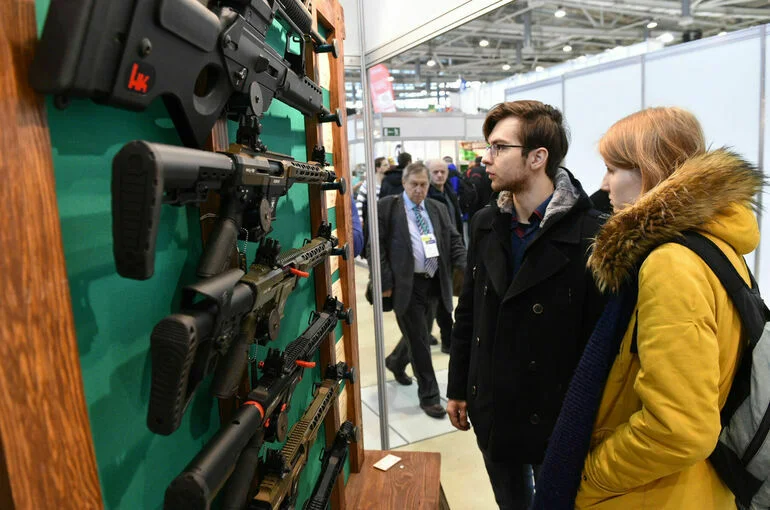 В России предложили разрешить продажу компактного оружия