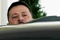Экс-премьер Польши считает, что Зеленский должен уйти в отставку