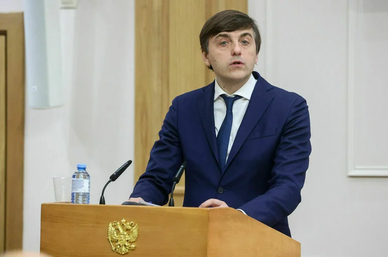 Кравцов заявил о росте численности учителей-дефектологов