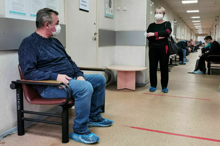 Срок ожидания консультации в поликлиниках сократился почти втрое