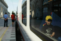 Мишустин уточнил, как будет работать скидка на детские билеты в поезда