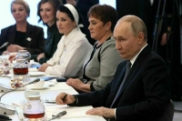 Путин призвал увековечить память героев СВО в названиях улиц и учебных заведений