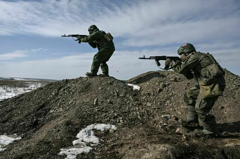 Армия России освободила село Константинополь в ДНР