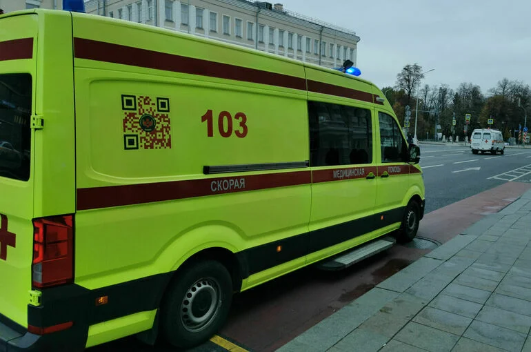 В Казани при наезде автомобиля на остановку пострадали 11 человек