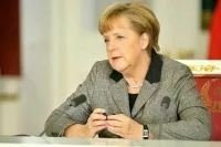Меркель призвала дипломатически урегулировать конфликт на Украине