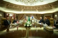 СМИ: Украина и США обсудили возможность прекращения боевых действий