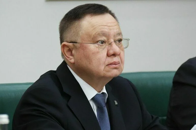 Управлять домами доверят только гражданам России
