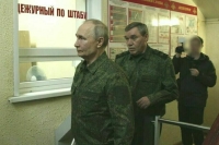 Песков объяснил, почему Путин был в Курской области в военной форме