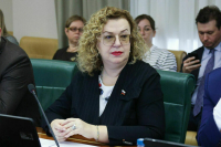 Сенатор Епифанова: Проблемы с задержкой пенсий решаются в срок до одной недели