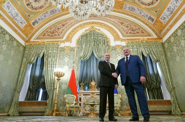 Путин и Лукашенко обменялись грамотами о ратификации Договора о гарантиях безопасности