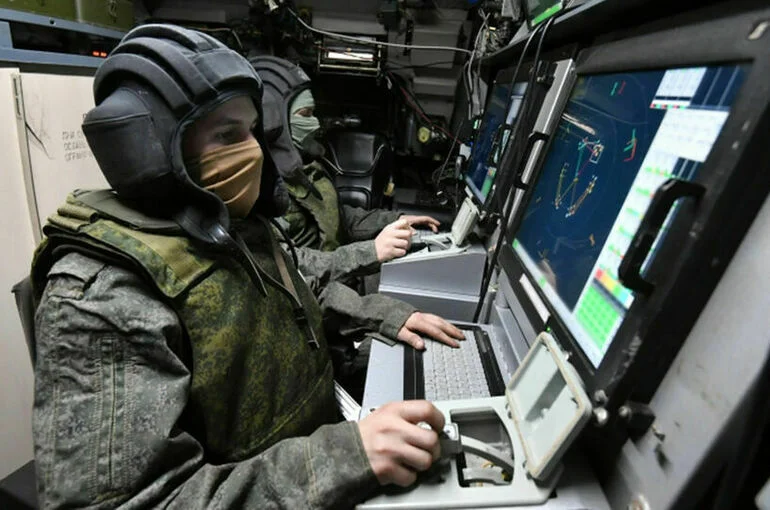 Средства ПВО отразили атаку четырех летевших на Москву дронов