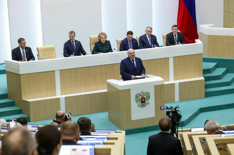 Лукашенко начал свое первое выступление в Совете Федерации