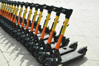 Кикшеринг в Петербурге остановят во время дождей