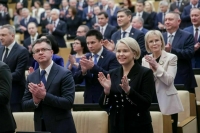 Депутаты Госдумы аплодисментами поблагодарили участников операции «Поток»