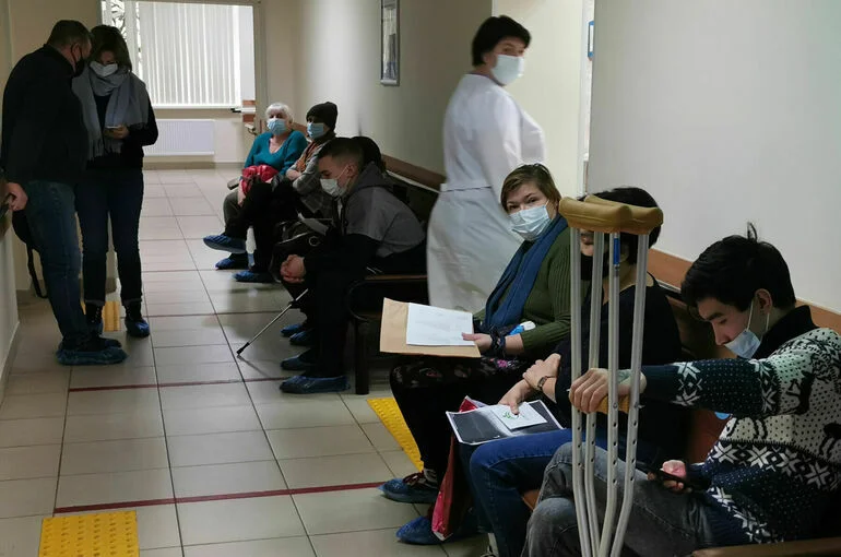 За оскорбление медработников предложили установить штраф