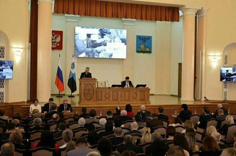 Курс на патриотическое воспитание белгородской молодежи закрепили законодательно