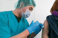 Врачи и медсестры школьных медпунктов получат право на досрочную пенсию