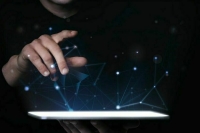 От связи с миром через Финляндию до нейрочипов: каким будет рунет