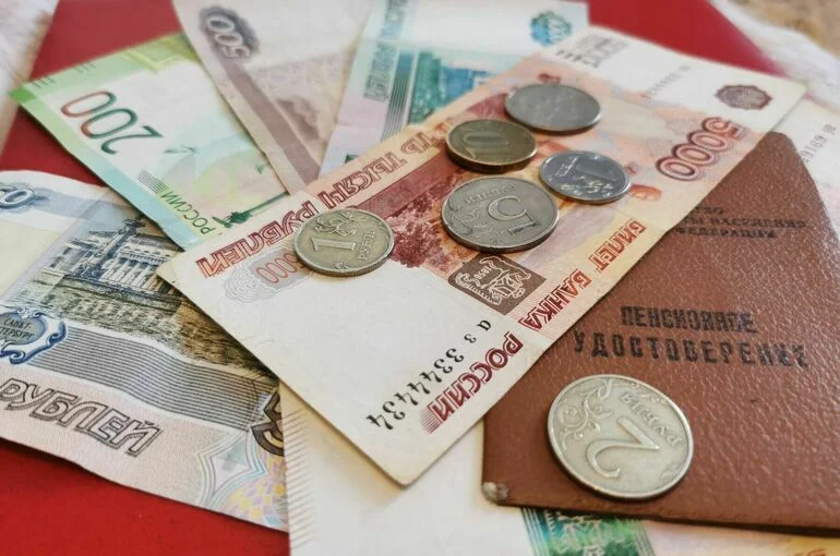 Индексировать страховые пенсии в два этапа начнут с 2026 года