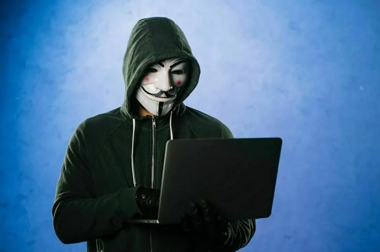 Минцифры: В РФ ежегодно совершают около 677 тысяч мошеннических преступлений