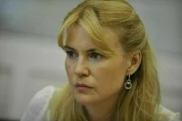 Сенатор Лантратова предложила привлекать в школы врачей-педиатров без ординатуры
