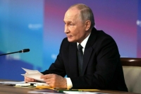 Путин поручил продлить программу реновации закрытых городов в Арктике