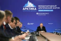 Путин: России нужен собственный торговый флот в Арктике