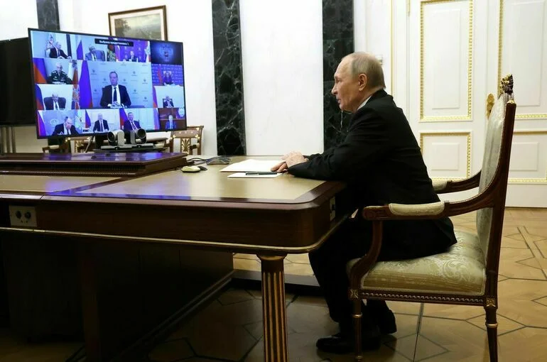 Путин обсудил с Совбезом развитие отношений со странами Азии